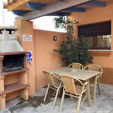 Casa 2 Ragel Costa Homestay *